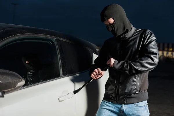Araba hırsızı Anahtarcı araç — Stok fotoğraf