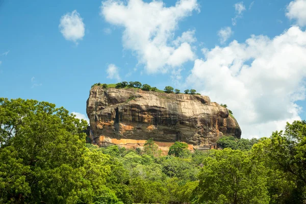 Stone mountain w Sri Lanka — Zdjęcie stockowe