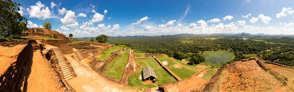 Świątynia buddyjska w mieście Sigiriya — Zdjęcie stockowe