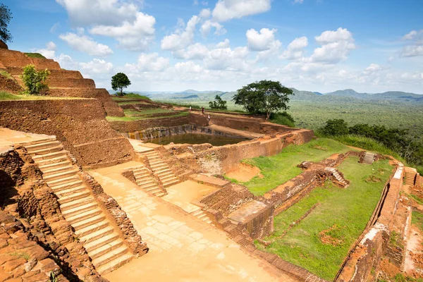 Świątynia buddyjska w mieście Sigiriya — Zdjęcie stockowe