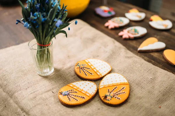 Dolci biscotti di Pasqua smaltati — Foto Stock