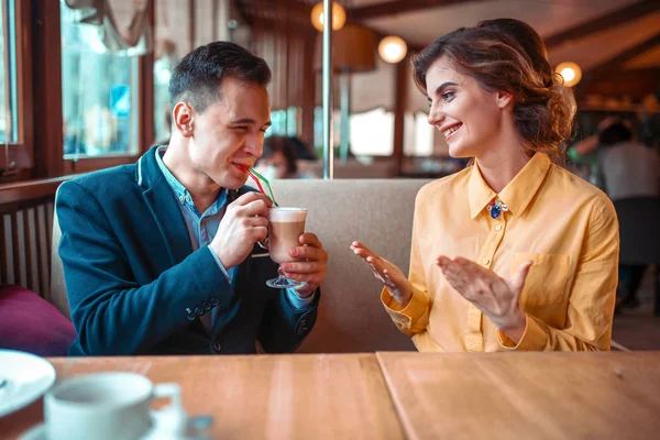 Love couple at romantic date — Stock Photo, Image