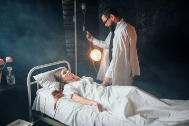 erkek doktor damla kadının ayarlama