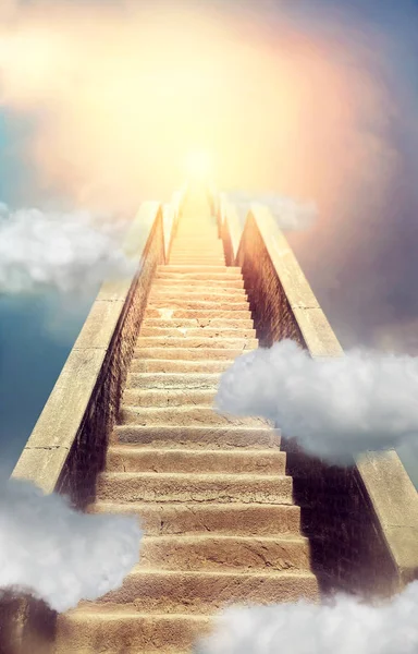 Kamenné schodiště do nebe — Stock fotografie