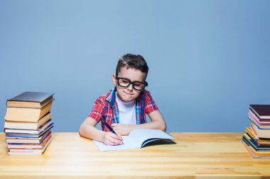 sınıf ödev öğrenci