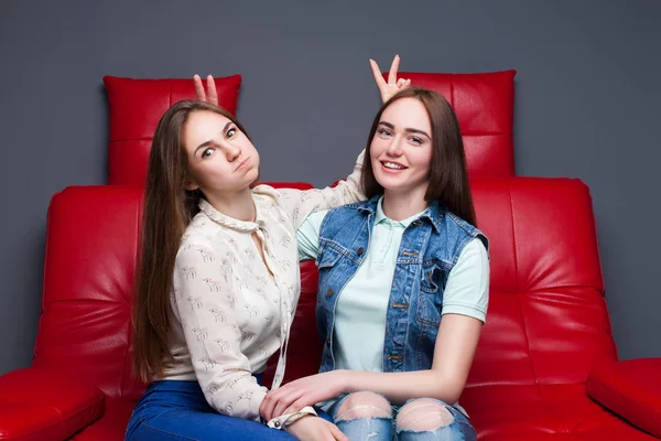 Two attractive girlfriends having fun — Stock Photo, Image