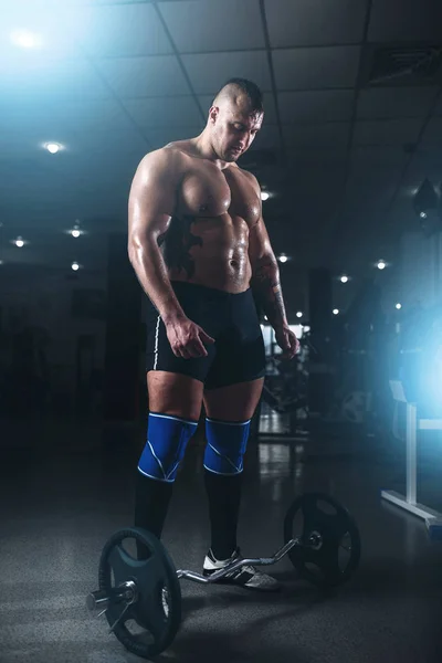근육 질의 남자 선수 — 스톡 사진