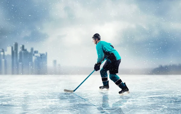 Professional ice hockey player — Stock Photo, Image