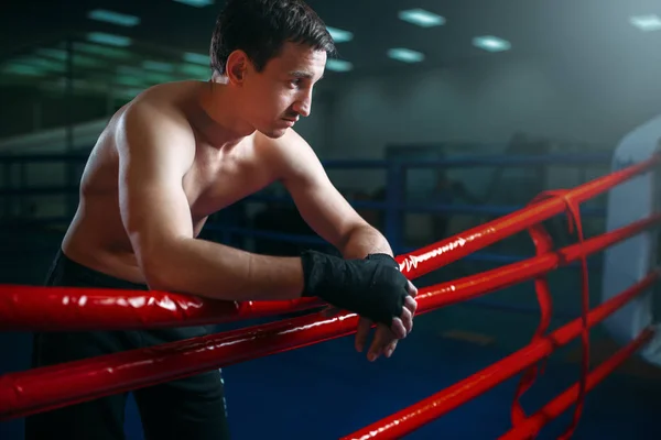 Jeune boxeur musculaire — Photo