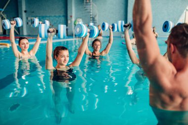 Aqua aerobik egzersiz