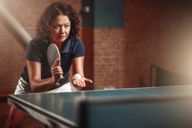 Masa tenis oyuncusu 