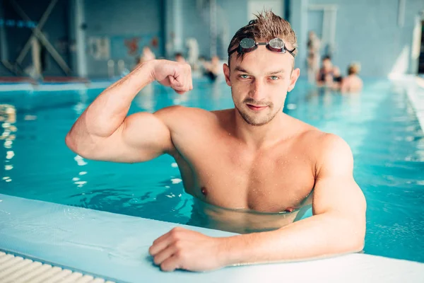 Чоловіча спортивний плавець — стокове фото