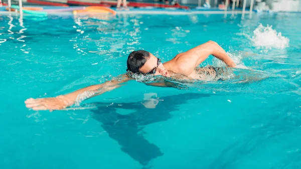 Mužské sportovní plavec — Stock fotografie