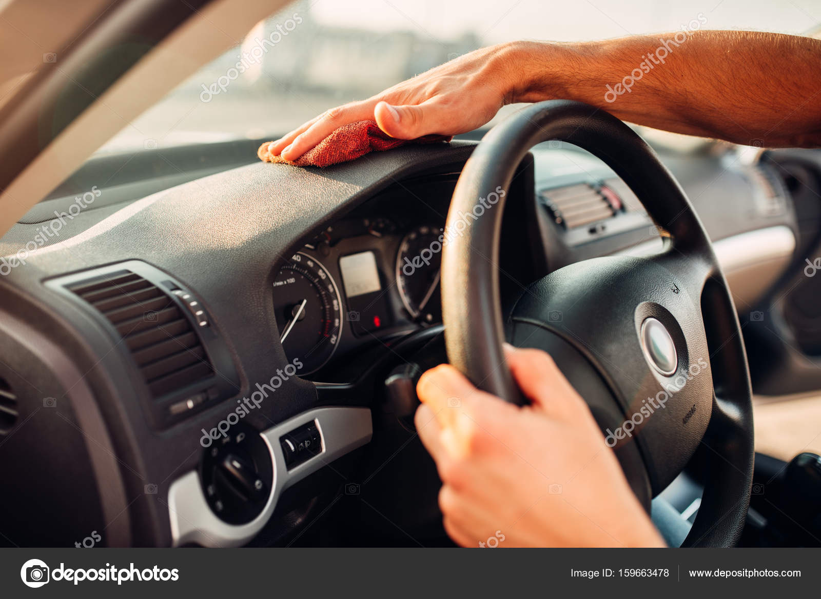 Man schoonmaken auto-interieur — Stockfoto © Nomadsoul1 #159663478 Man schoonmaken auto-interieur — Stockfoto © Nomadsoul1 #159663478