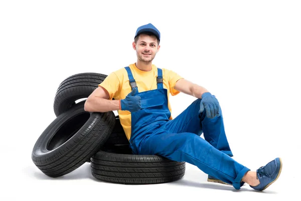 Reparaturhelfer in blauer Uniform — Stockfoto