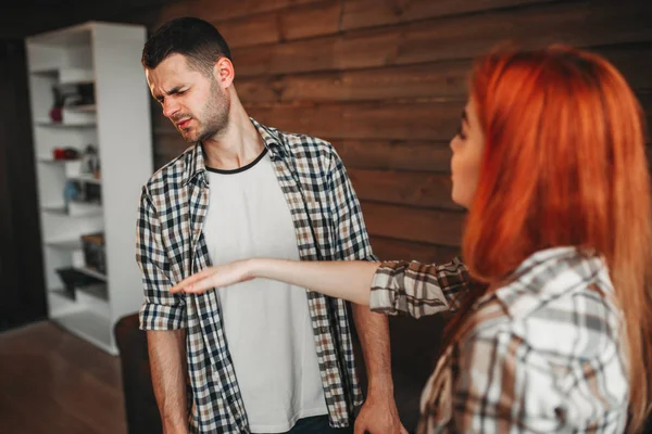 erkek ve kadın kavga 