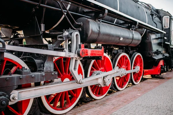 Locomotiva vintage de trem a vapor velho — Fotografia de Stock