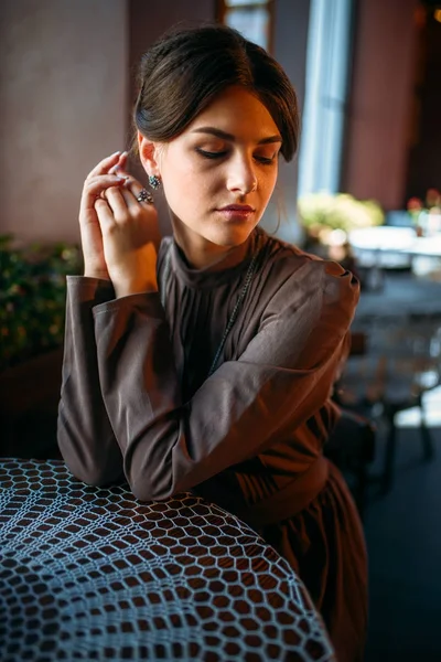 Young woman in retro dress — Stock Photo, Image