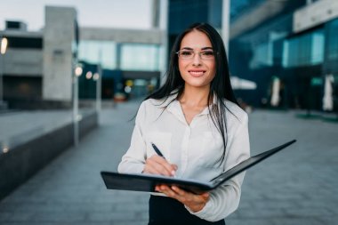 genç çekici işkadını portresi