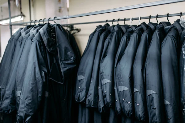 Jassen Hangers Kledingwinkel Naaien Fabriek — Stockfoto