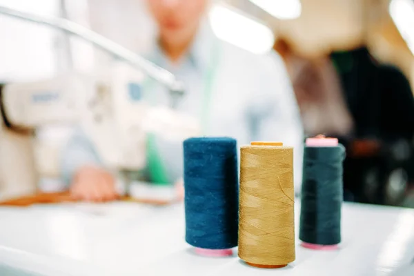 Spools of new color threads — Stock Photo, Image