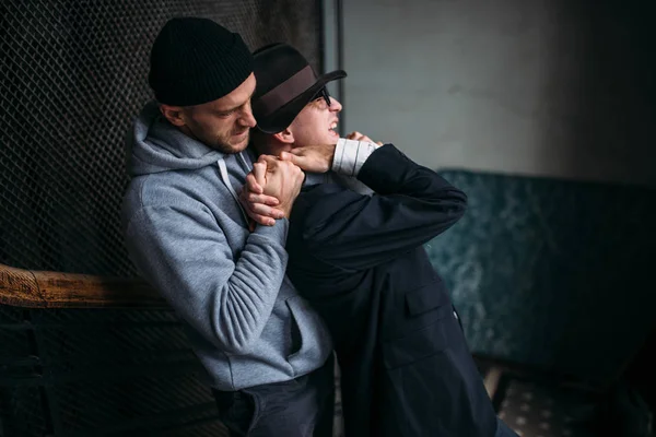 Raubüberfall Auf Jungen Mann Der Ihn Erwürgen Wollte Tatkonzept — Stockfoto