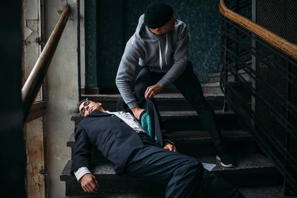 kurban ve giriş, suç kavramı çantanızda alarak öldürmek soyguncu