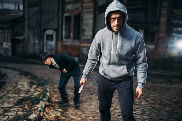 Räuber Stach Mit Messer Auf Opfer Ein Und Ließ Sterben — Stockfoto