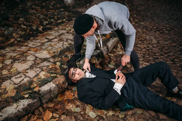 Räuber Stach Mit Messer Auf Opfer Ein Und Ließ Sterben — Stockfoto