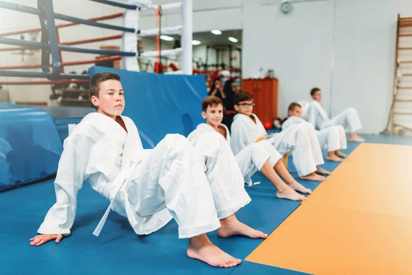 Pojkar Kimono Tränar Kampsport Sport Gym — Stockfoto