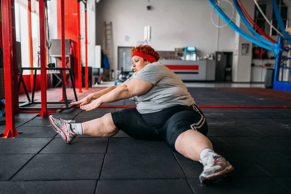 Fat Woman Exercising Floor Workout Gym — Stock Photo, Image