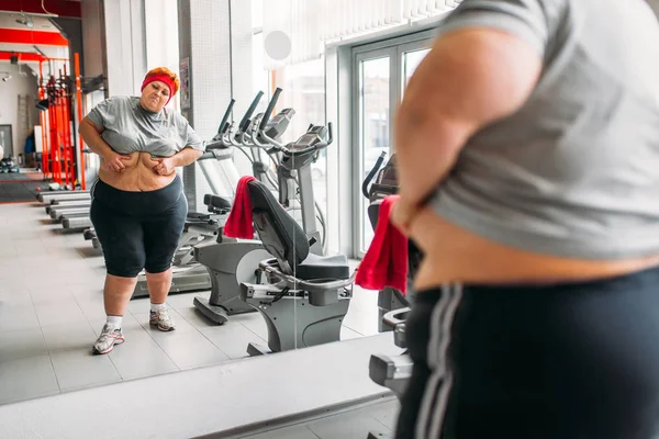 Overweight Sweaty Woman Looking Her Body Mirror Gym — Stock Photo, Image