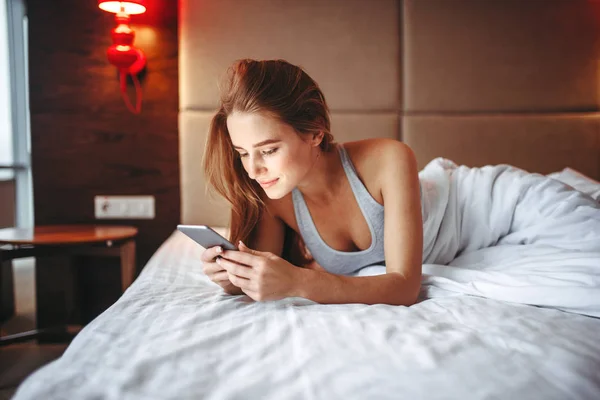 Attractive Woman Lying Bed Using Phone — Stock Photo, Image
