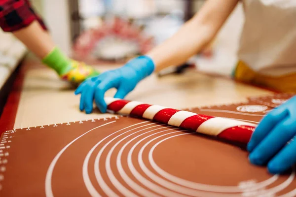 Niño Pequeño Guantes Haciendo Caramelo Taller — Foto de Stock