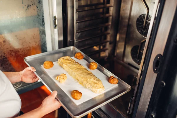 Apple Strudel Metal Baking Tray Out Oven — Stock Photo, Image