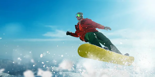 Snowboarder Saltando Pendiente Velocidad Deportista Acción Deporte Activo Invierno Estilo — Foto de Stock