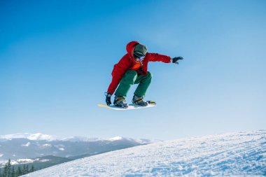 hız yamaç, sporcu eylem, kış aktif spor, aşırı yaşam tarzı atlama snowboarder