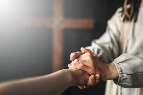 Jezus Christus Geven Helpende Hand Aan Gelovigen Kruisiging Cross Achtergrond — Stockfoto