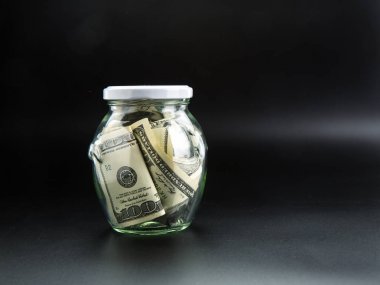 Kavramı, cam kavanoz dolar tam kaydetme para. Nakit ekonomisi, ev tasarruf