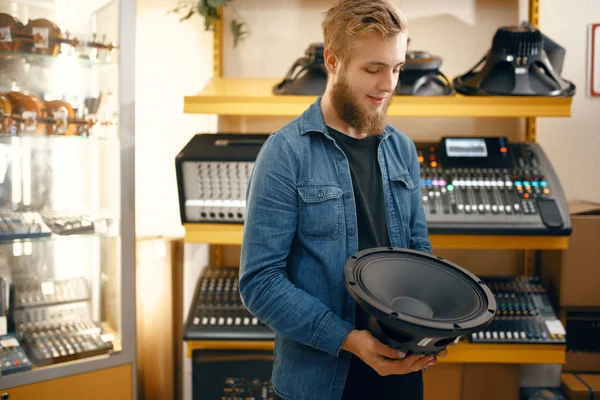 Bearded Young Musician Buying Subwoofer Speaker Music Store Assortment Musical — ストック写真