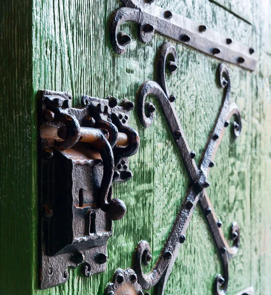 Porta Madeira Com Elementos Forjados Interior Velho Castelo Edifício Antigo — Fotografia de Stock