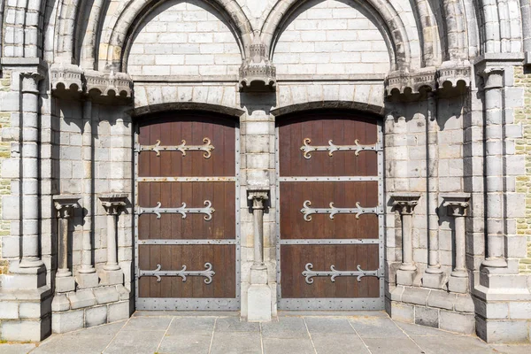 Antigua Fachada Del Edificio Con Puertas Madera Antigua Ciudad Provincial —  Fotos de Stock