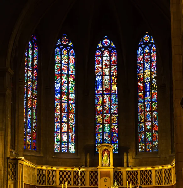 Stora Fönster Med Mosaik Gamla Kyrkan Europa Forntida Europeisk Arkitektur — Stockfoto