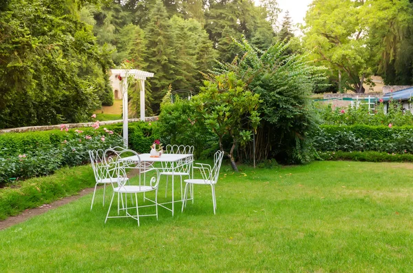 Salontafel Tuin Oude Europese Toeristische Stad Zomer Toerisme Reizen Beroemde — Stockfoto