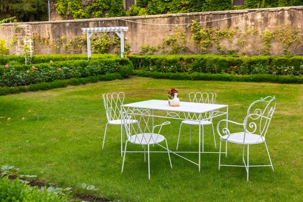 Salontafel Tuin Oude Europese Toeristische Stad Zomer Toerisme Reizen Beroemde — Stockfoto