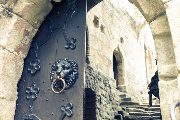 Opened Door Cozy Yard Old European Tourist City Summer Tourism — Stock Photo, Image