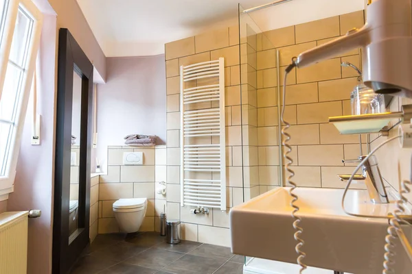 Hotelbad Interieur Badewanne Europa Tourismus Europäische Motelmöbel Für Persönliche Hygiene — Stockfoto