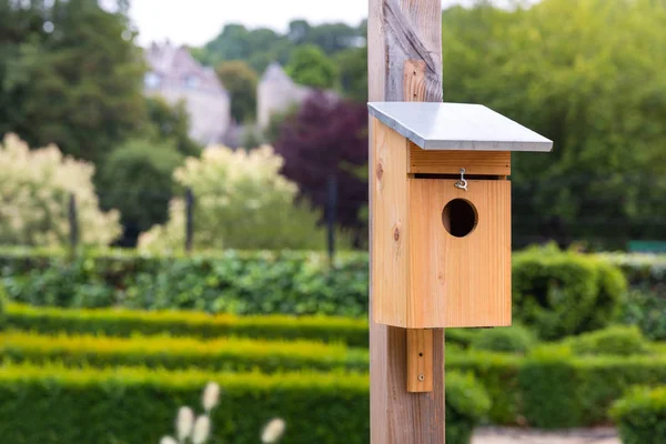 Wooden Birdhouse Green Park Summer Day Europe Nesting Box Birds — Stock Photo, Image