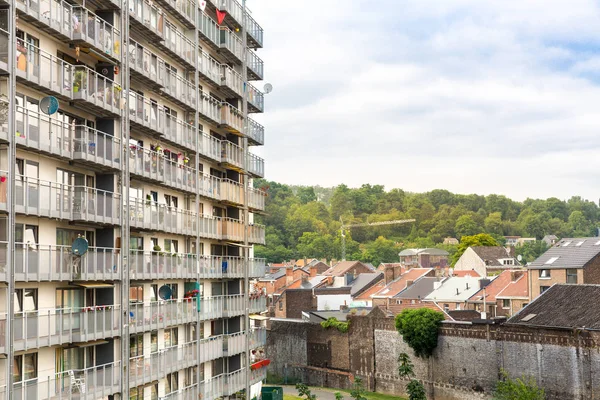 Typisch Blok Appartementencomplex Gevel Met Veel Balkons Europa Groot Huis — Stockfoto