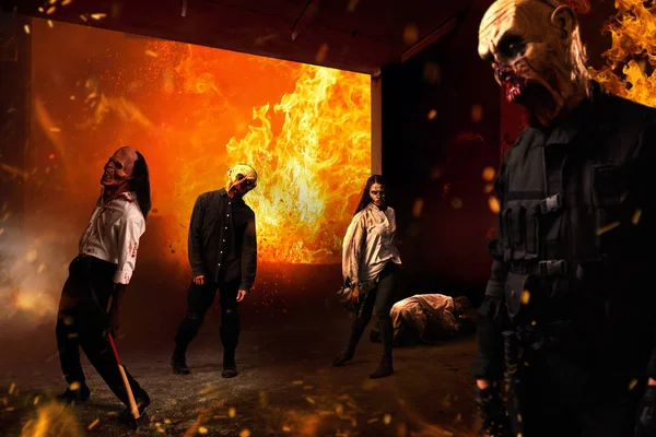 Zombies Einem Brennenden Kino Monster Wurden Lebendig Explosionen Und Feuer — Stockfoto